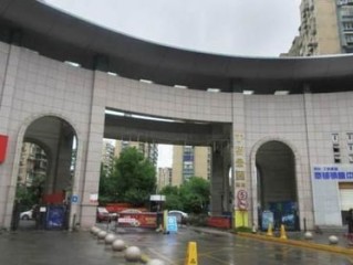 重庆凶宅法拍，39万起拍价背后的故事与法律解析